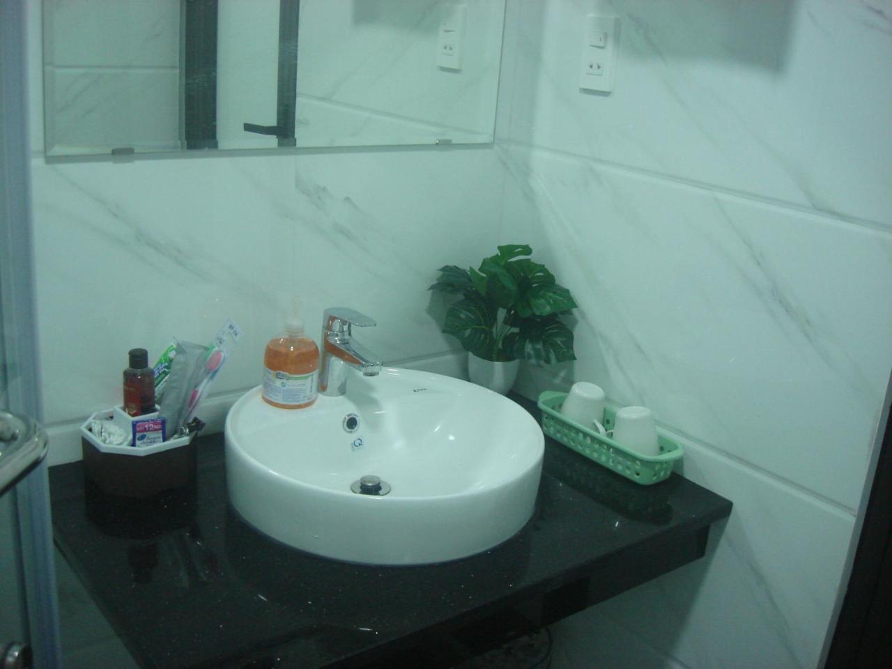 Hotel Lea House Ha Long Esterno foto